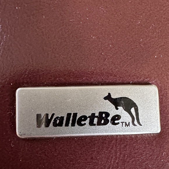 Walletbe Brown Leather Phone Wallet - Picture 2 of 9